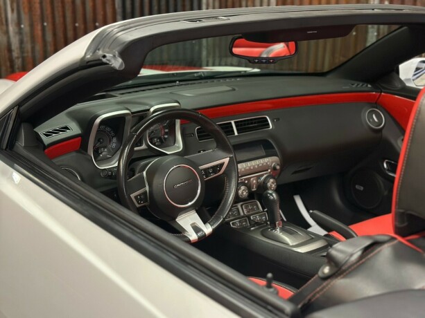 chevrolet-camaro-bensin-2011-big-19