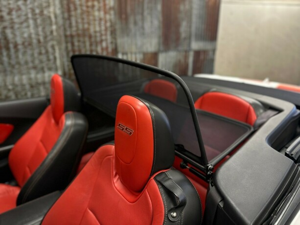 chevrolet-camaro-bensin-2011-big-50