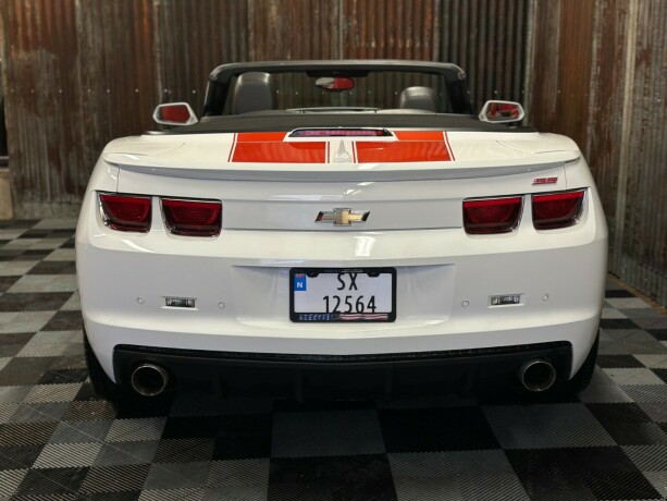 chevrolet-camaro-bensin-2011-big-16