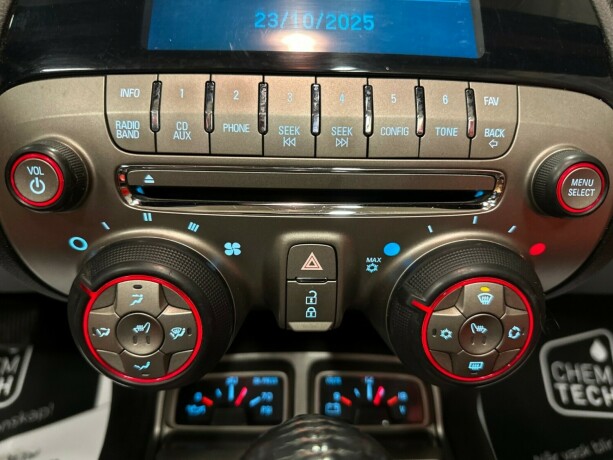 chevrolet-camaro-bensin-2011-big-32