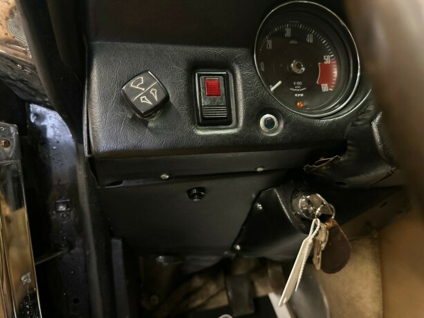 jensen-interceptor-bensin-1971-big-24