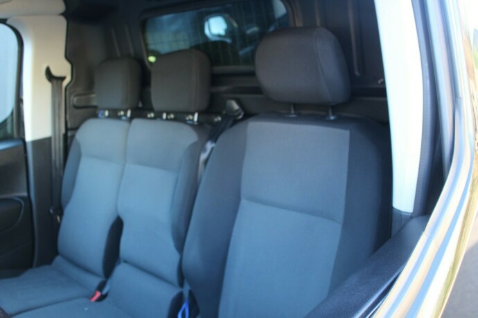 toyota-proace-city-diesel-2021-big-6