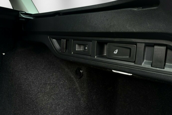 skoda-octavia-scout-diesel-2021-big-43