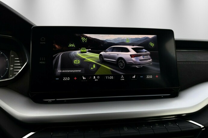 skoda-octavia-scout-diesel-2021-big-21