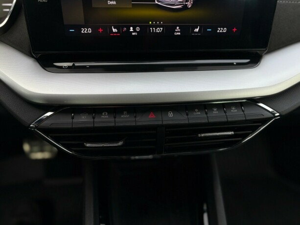 skoda-octavia-scout-diesel-2021-big-29