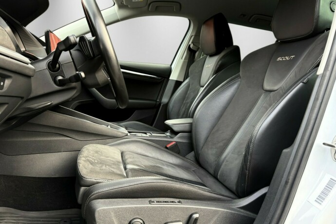 skoda-octavia-scout-diesel-2021-big-35