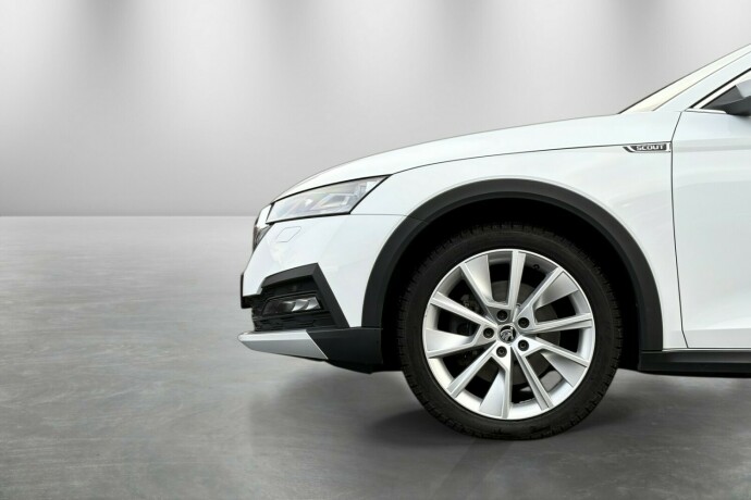 skoda-octavia-scout-diesel-2021-big-13