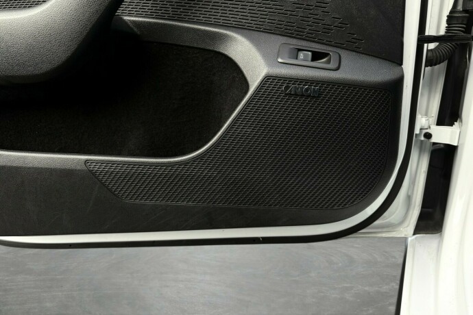 skoda-octavia-scout-diesel-2021-big-39