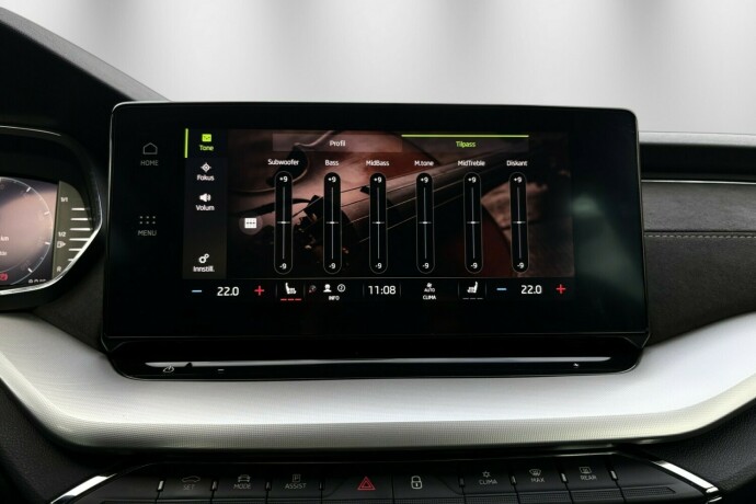 skoda-octavia-scout-diesel-2021-big-25