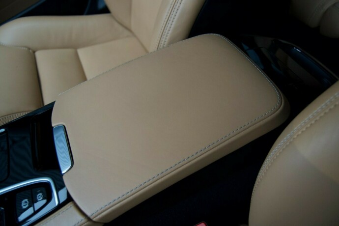 volvo-v90-plug-in-petrol-2019-big-20