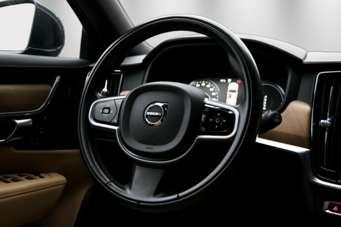 volvo-v90-plug-in-petrol-2019-big-16