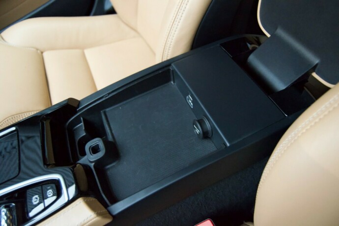 volvo-v90-plug-in-petrol-2019-big-21