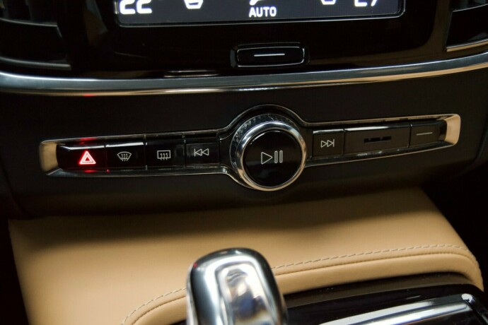 volvo-v90-plug-in-petrol-2019-big-25