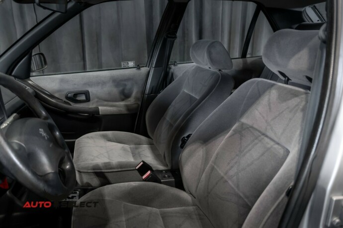 peugeot-306-bensin-1999-big-13