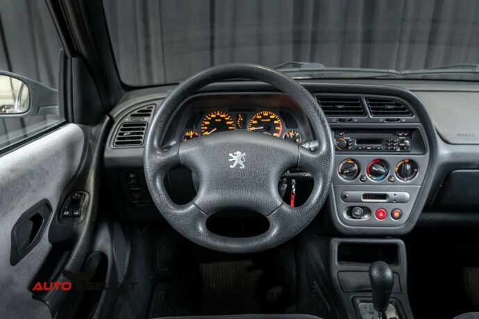 peugeot-306-bensin-1999-big-21