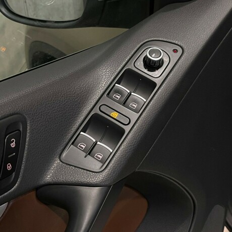 volkswagen-tiguan-diesel-2012-big-19
