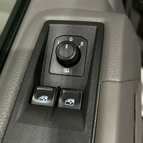 volkswagen-crafter-diesel-2018-big-12