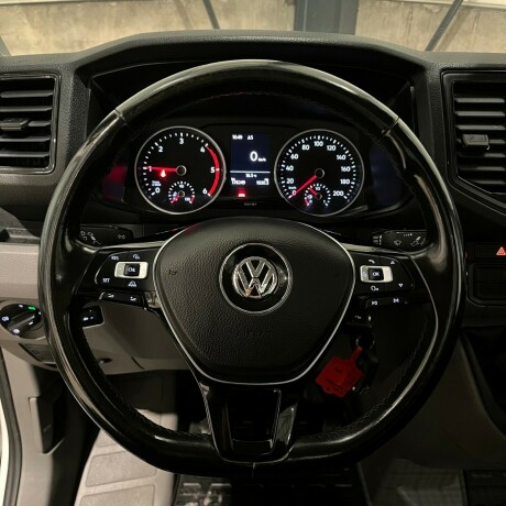 volkswagen-crafter-diesel-2018-big-18