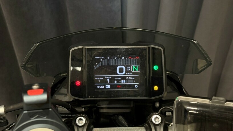 yamaha-mt-09-bensin-2022-big-15