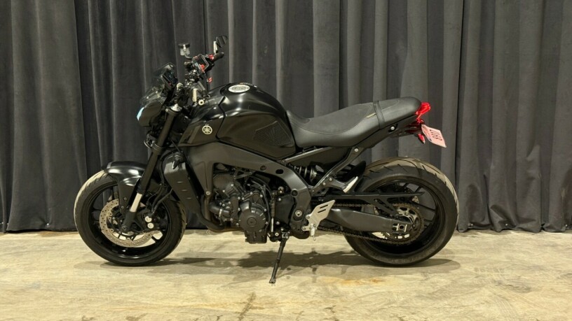 yamaha-mt-09-bensin-2022-big-3