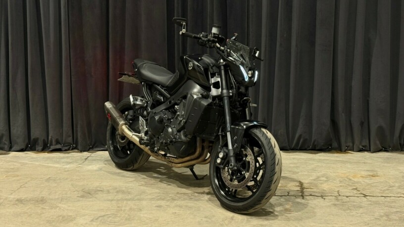 yamaha-mt-09-bensin-2022-big-0