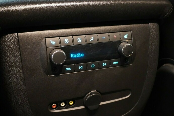 chevrolet-tahoe-bensin-2011-big-36