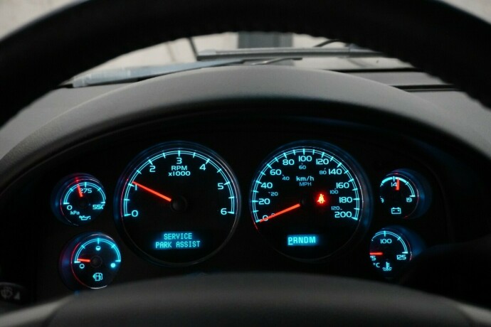 chevrolet-tahoe-bensin-2011-big-30