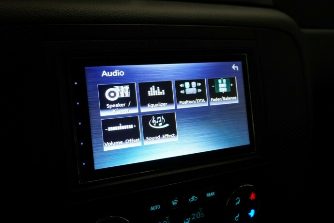 chevrolet-tahoe-bensin-2011-big-41