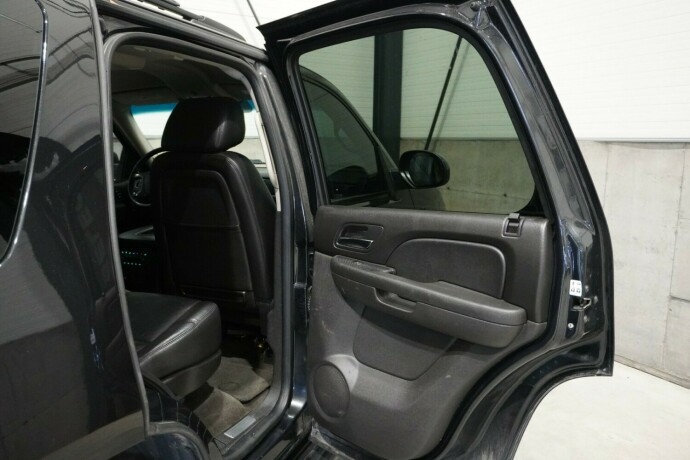 chevrolet-tahoe-bensin-2011-big-14