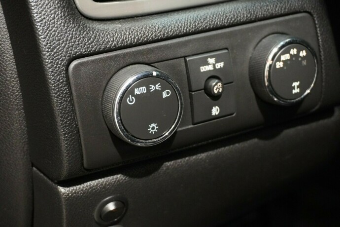 chevrolet-tahoe-bensin-2011-big-26