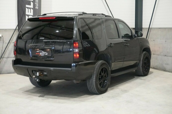 chevrolet-tahoe-bensin-2011-big-12