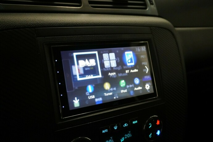 chevrolet-tahoe-bensin-2011-big-40