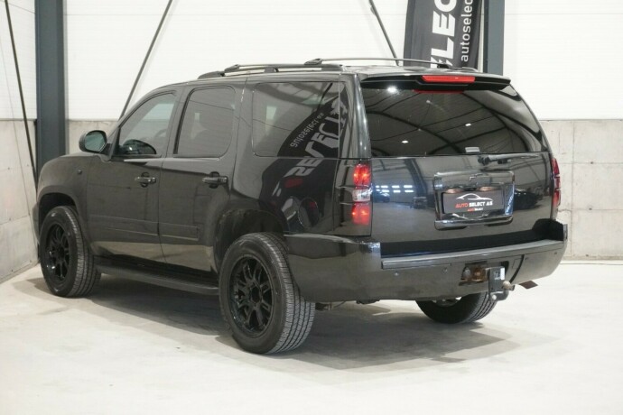 chevrolet-tahoe-bensin-2011-big-7