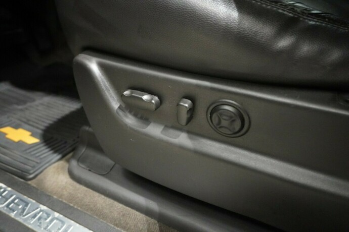chevrolet-tahoe-bensin-2011-big-22