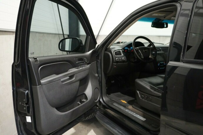 chevrolet-tahoe-bensin-2011-big-20