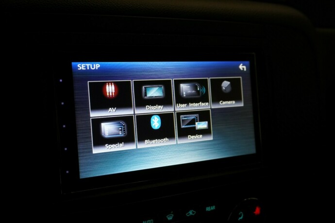 chevrolet-tahoe-bensin-2011-big-42