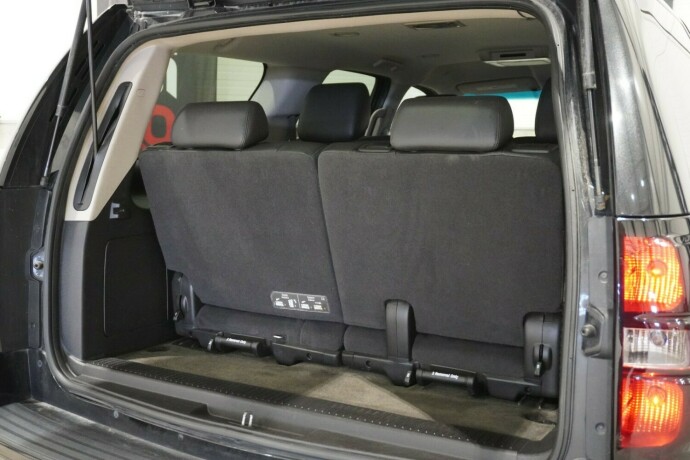 chevrolet-tahoe-bensin-2011-big-10
