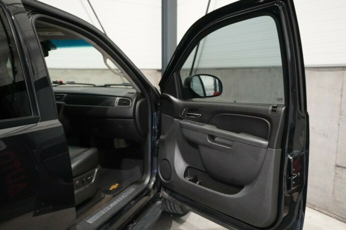 chevrolet-tahoe-bensin-2011-big-18