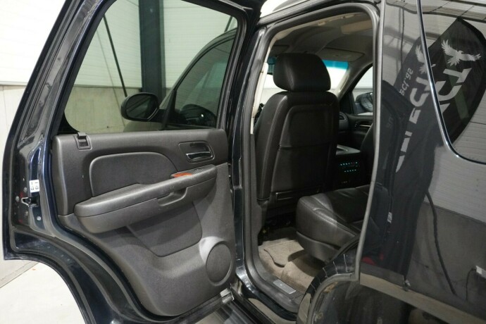 chevrolet-tahoe-bensin-2011-big-16