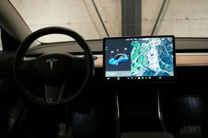 tesla-model-3-elektrisitet-2019-big-39