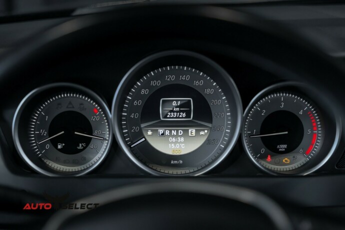 mercedes-benz-c-klasse-diesel-2012-big-30