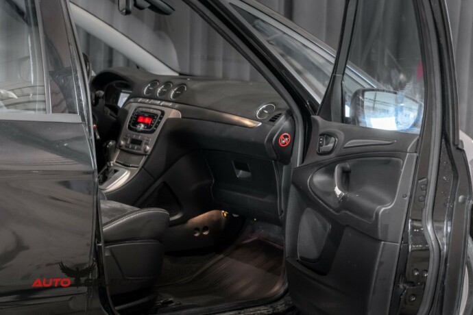 ford-s-max-diesel-2010-big-19