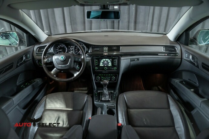 skoda-superb-diesel-2012-big-32