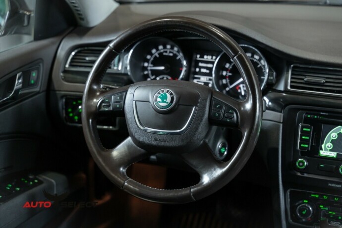skoda-superb-diesel-2012-big-25