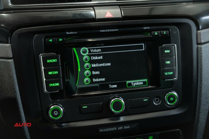 skoda-superb-diesel-2012-big-39