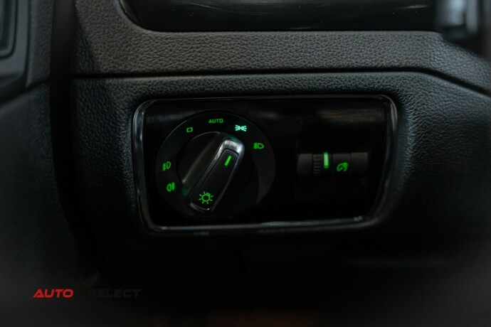 skoda-superb-diesel-2012-big-27