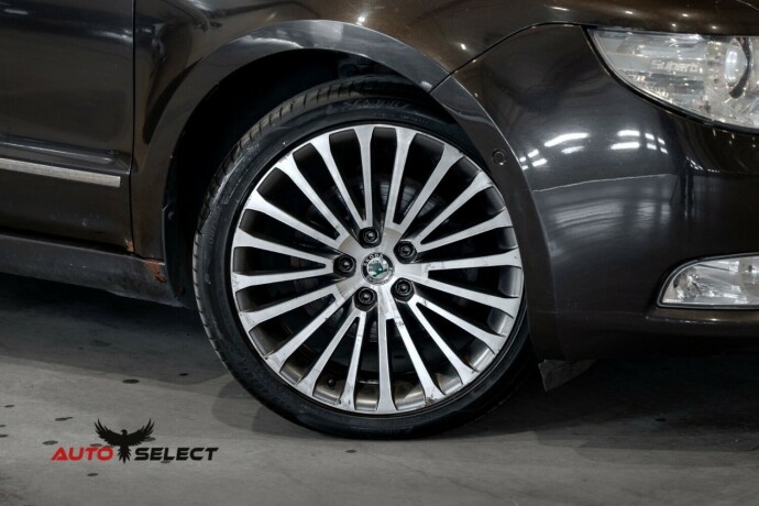 skoda-superb-diesel-2012-big-2
