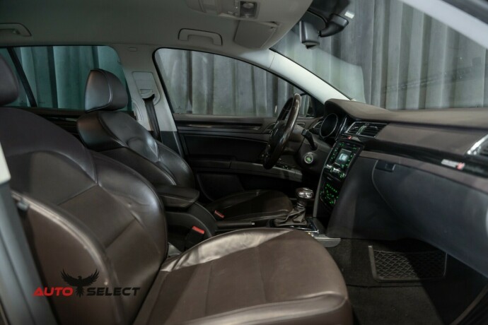 skoda-superb-diesel-2012-big-17