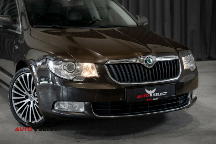 skoda-superb-diesel-2012-big-1