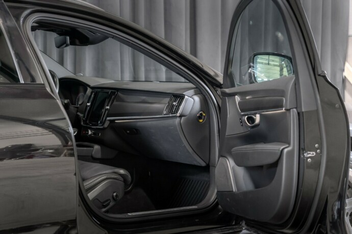 volvo-v90-cross-country-diesel-2017-big-19